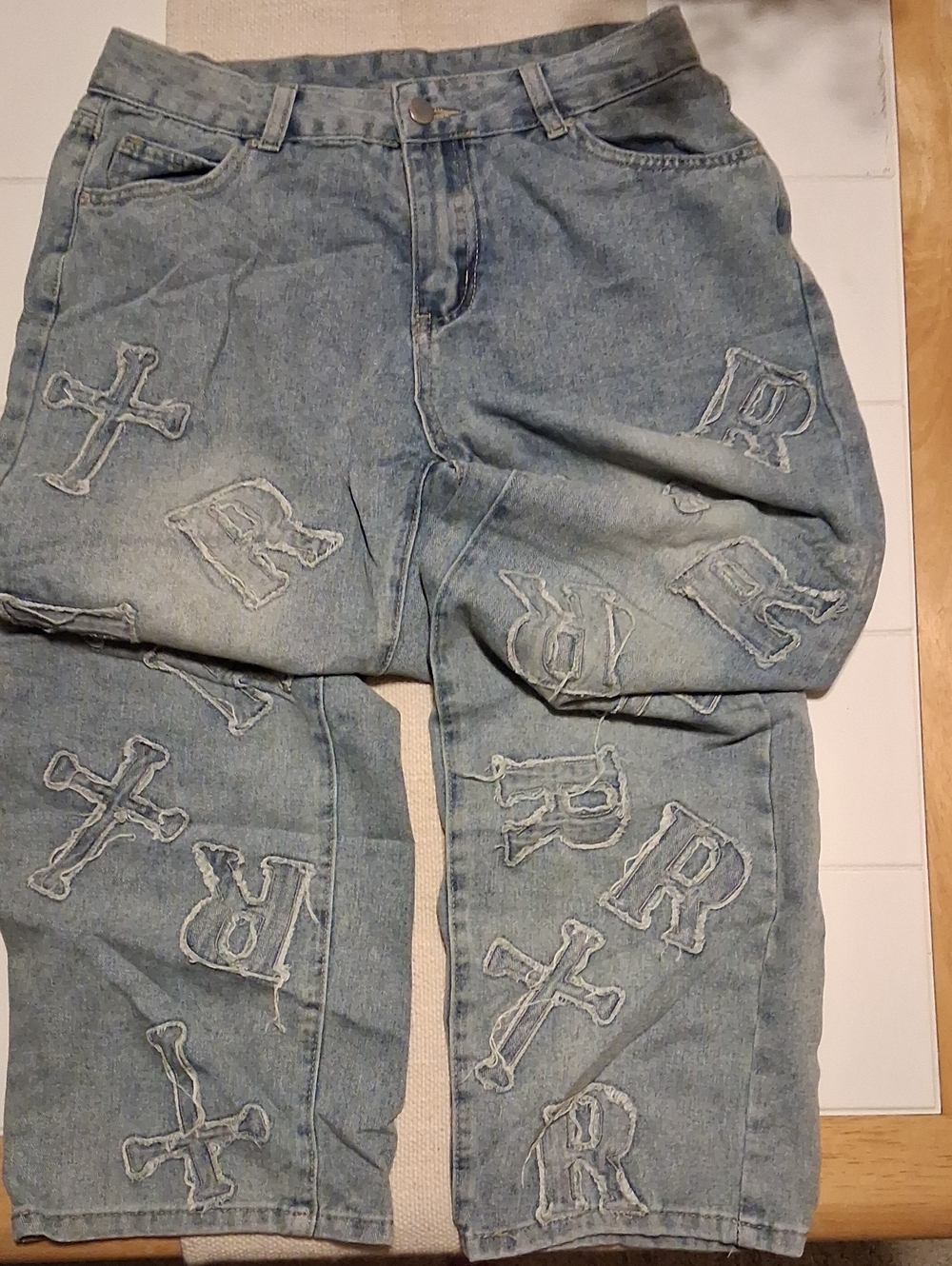 Womens Light Blue Embroidered Cross & R Jeans Size LARGE